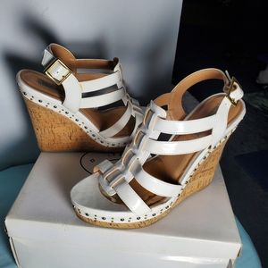 STEVE MADDEN FEAVER WHITE PATENT SANDEL